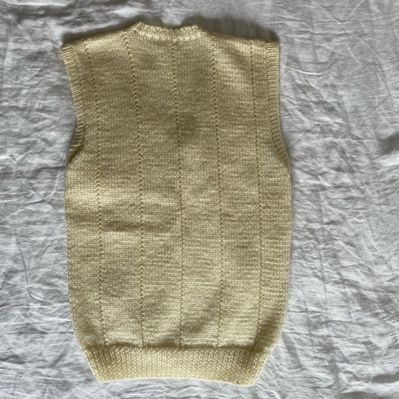 vintage cream sweater vest - Picture 2 of 2